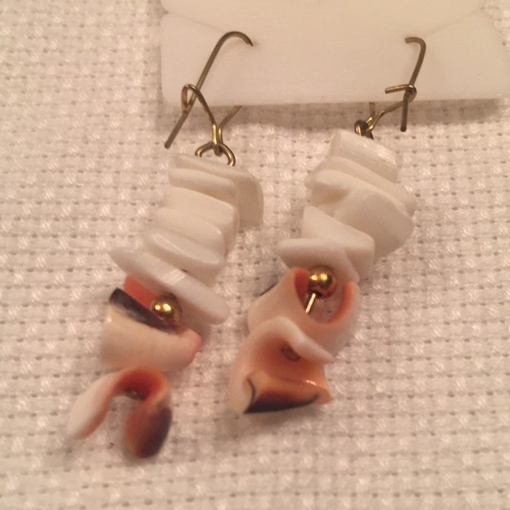Shell earrings - Picture 2 of 2